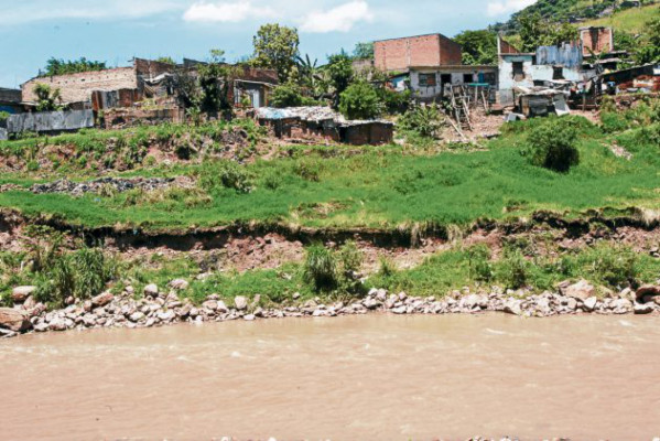 Kilómetros de contaminación dividen Tegucigalpa y Comayagüela