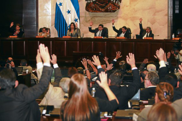Congreso aprobó 262 decretos en 2011, pero con pocos resultados