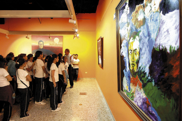 Emblemático edificio debe albergar museos del BCH