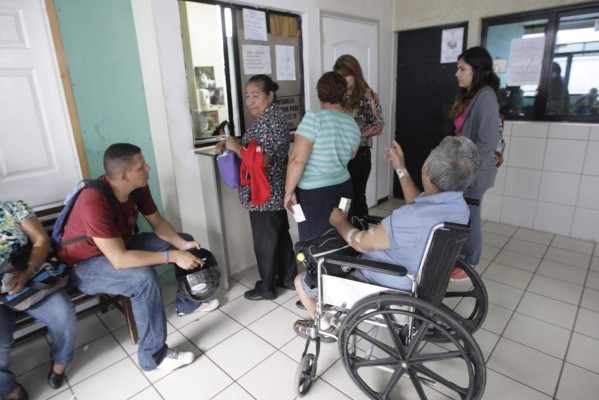 Honduras: Apenas al 52% abastecida farmacia del IHSS