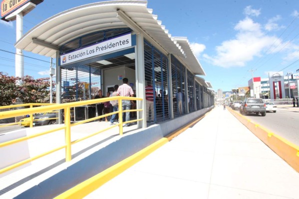 A licitación cinco puentes peatonales del Trans 450