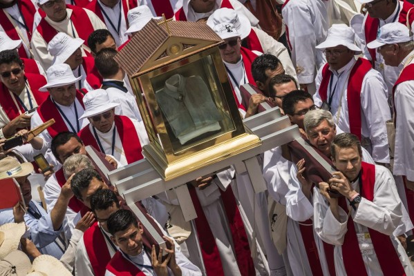 Honor tardío para el mártir de los pobres