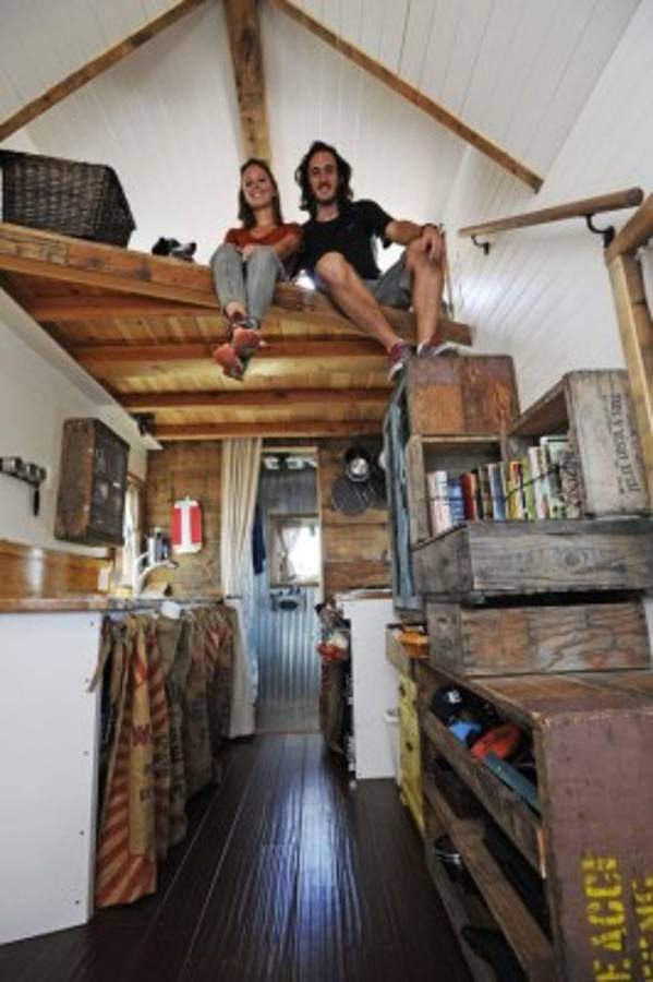 Pareja vive sus sueños sobre ruedas