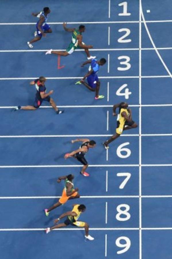 Bolt se hace leyenda y gana por tercera vez la medalla de oro de los 100m planos de los Juegos Olímpicos en Rio-2016