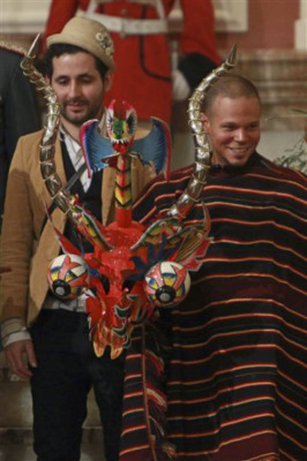 Morales y Calle 13 bailan al ritmo autóctono