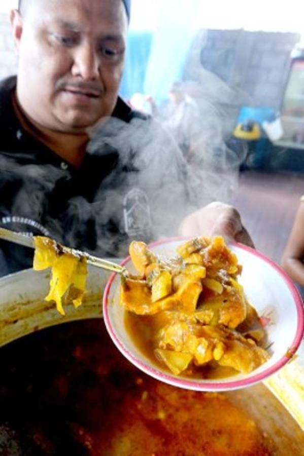 Un recorrido por la Feria del Agricultor y el Artesano