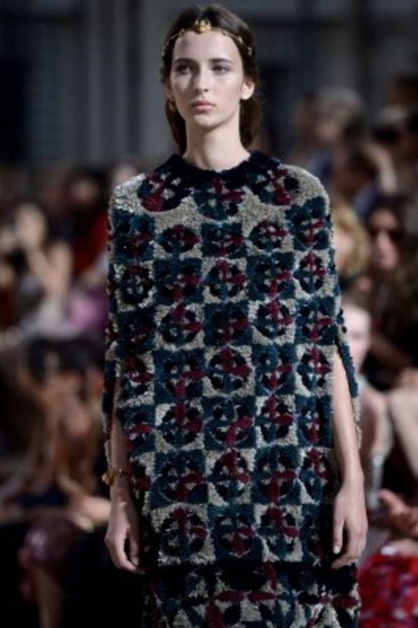 La alta costura seduce con propuestas extravagantes