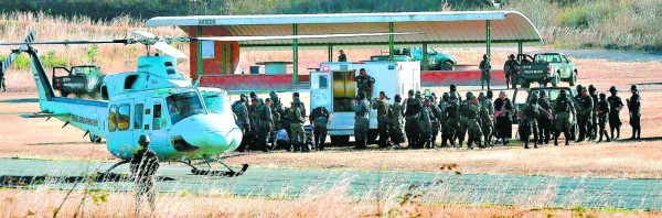 Honduras: Vía aérea trasladan a peligrosos reclusos