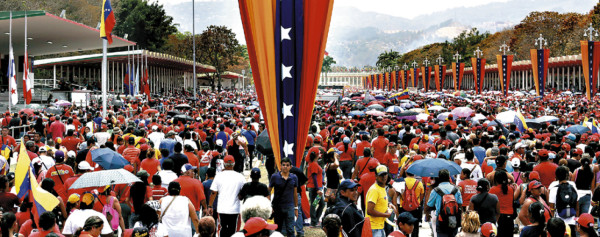 Llanto, golpes y desmayos por Hugo Chávez