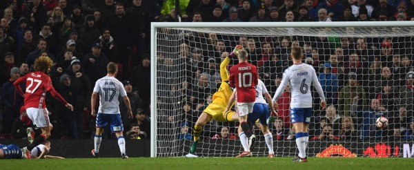 El Manchester United avanza a octavos de Copa con goleada