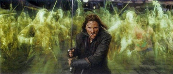 Le toman foto escapando de un pavo real y el Photoshop no se hizo esperar