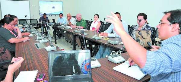 Preparan asistencia humanitaria para 72 mil familias del país