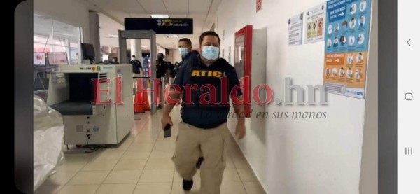 Llegando de una gira política y con su hija en brazos: así fue la captura de Santos Orellana