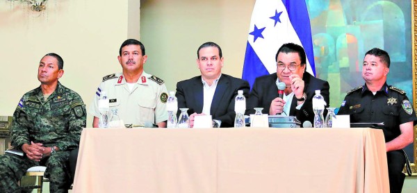 EE UU se contradice con alerta de viaje