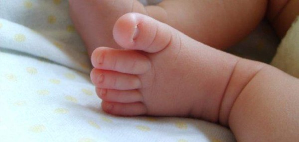 Bebé nace 'embarazada'