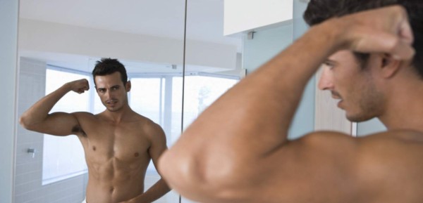 ¿En qué se fijan las mujeres al conocer a un hombre?