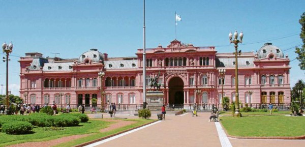 Imponentes inmuebles que cobijan a gobernantes