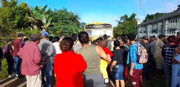 Un asalto, disparos y un linchamiento: lo que se sabe del triple crimen en bus de Siguatepeque