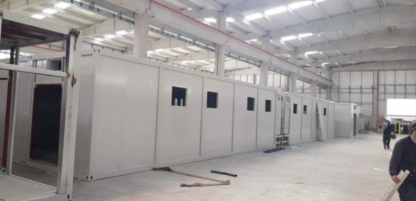 ¿Qué sabemos de la fábrica donde se hicieron los hospitales móviles?