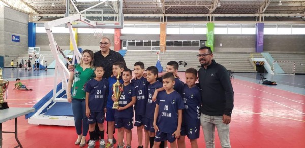 Escuela Emiliani se corona en primer mini torneo infantil