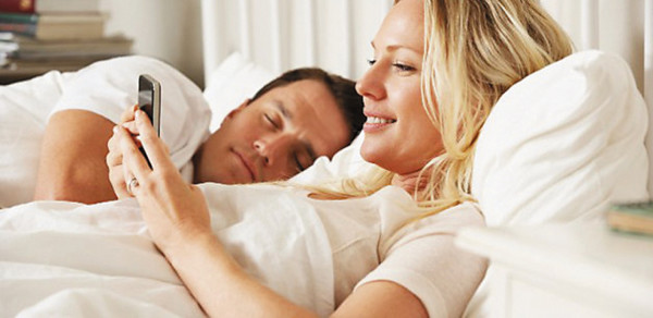 Smartphones causarían problemas de pareja