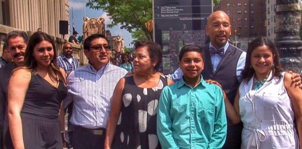 Dan nombre de empresario hondureño a calle del Bronx