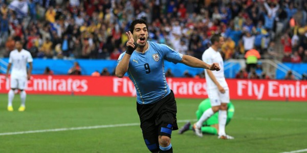 FIFA modifica sanción a Suárez