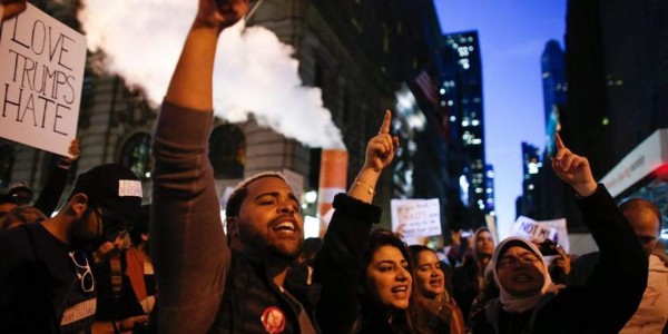 El Salvador pide mantener calma ante medidas migratorias de Trump