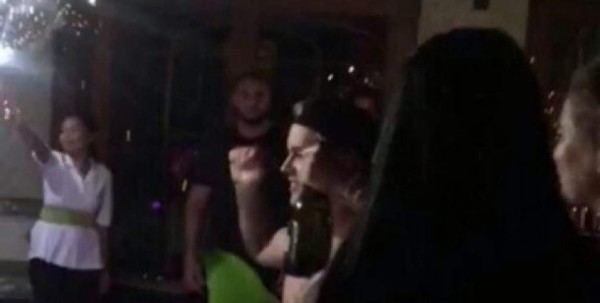 Justin Bieber rompe las reglas y celebra sus 21 años