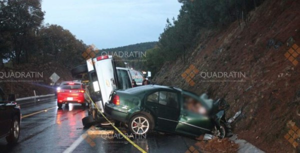 México: Herido saca arma en ambulancia para escapar tras choque