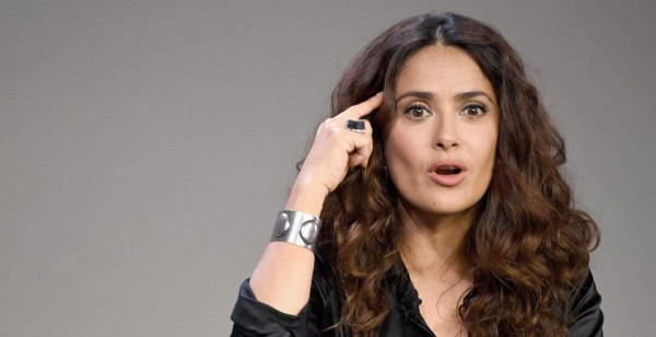 Salma se burla del chascon de Donald Trump