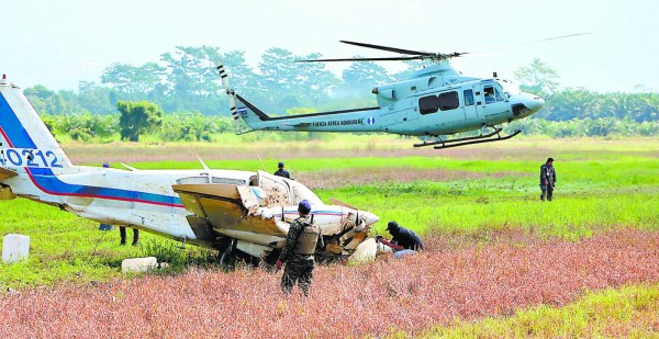 Destruida encuentran narcoavioneta en Yoro