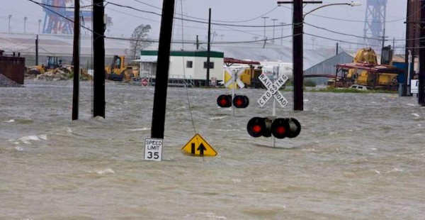 EEUU: cinco muertos y 20,000 socorridos por inundaciones en Luisiana