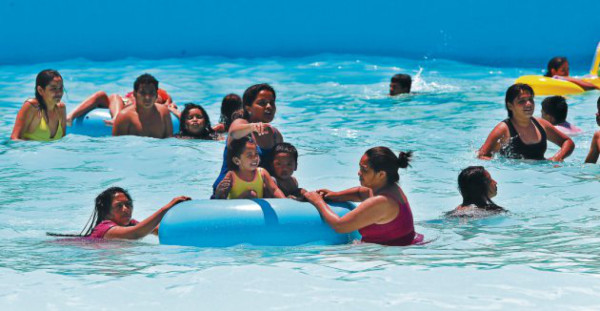 Parques y balnearios esperan a capitalinos