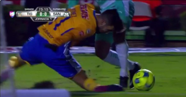 VIDEO: Así fue la lesión del jugador Luis Martínez de Tigres en la liga mexicana