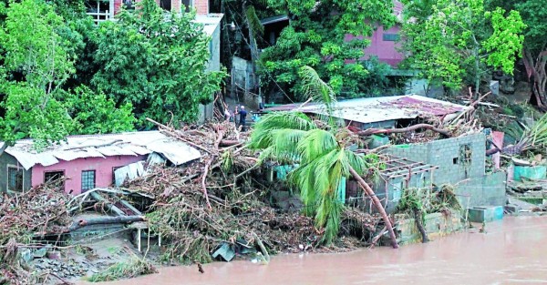 Calvario viven afectados por inundaciones provocadas por Eta en región norte