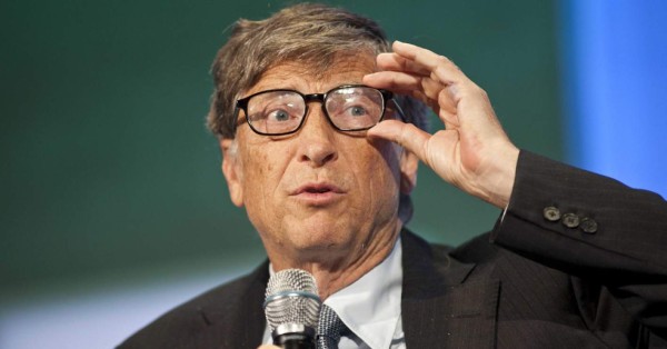 El creador de Facebook reta a Bill Gates