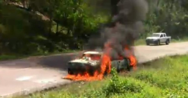 Pavoroso incendio de vehículo en Santa Bárbara