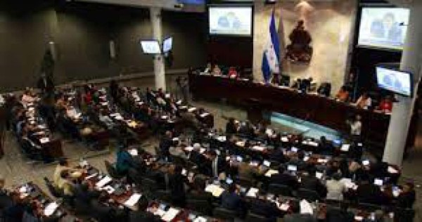 Polémico dictamen: Recetan aumento a diputados suplentes del Congreso Nacional  