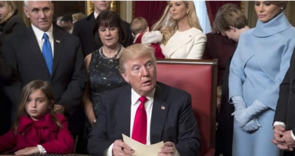 Hijo menor de Trump es captado en un tierno momento