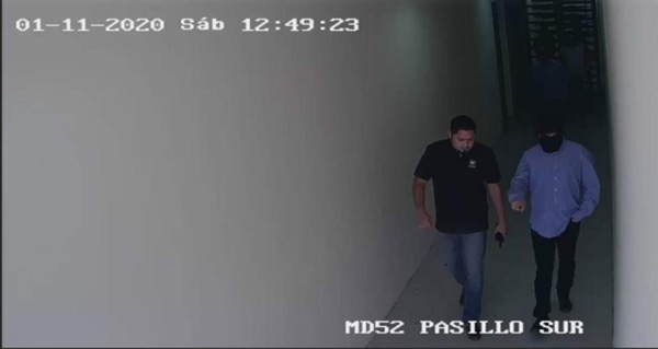 Privilegios a cambio de cese en asesinatos: Las supuestas negociaciones de Bukele con pandillas salvadoreñas