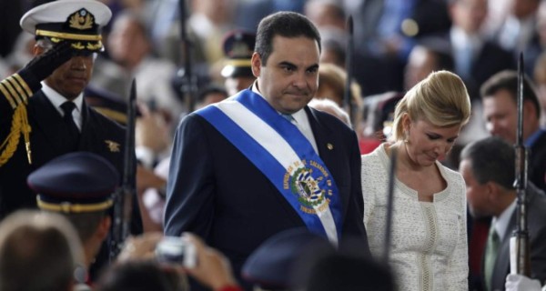 Fiscalía acusa a expresidente salvadoreño Saca de desviar $246 millones&nbsp;&nbsp;