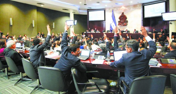 Más de 300 proyectos engavetados
