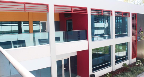 Encuentra innovadoras ventanas y puertas de Vitra