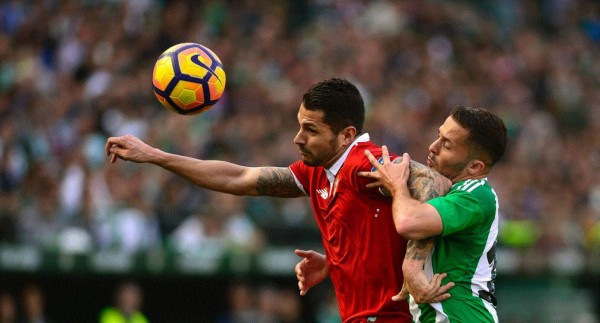 El Sevilla se pone colíder con el Real Madrid tras remontar ante el Betis