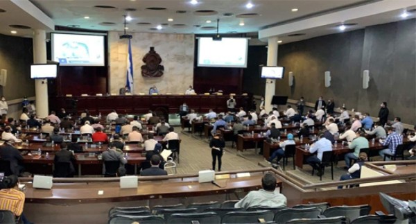 Polémico dictamen: Recetan aumento a diputados suplentes del Congreso Nacional  