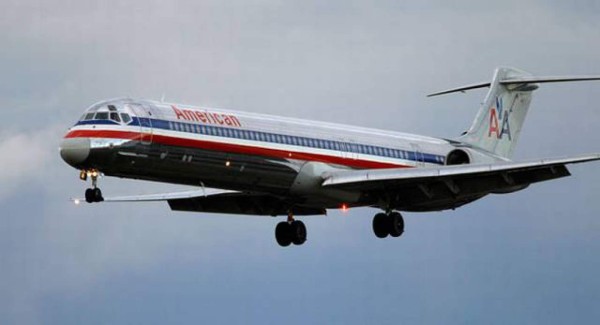 Piloto de American Airlines muere tras problema en un vuelo