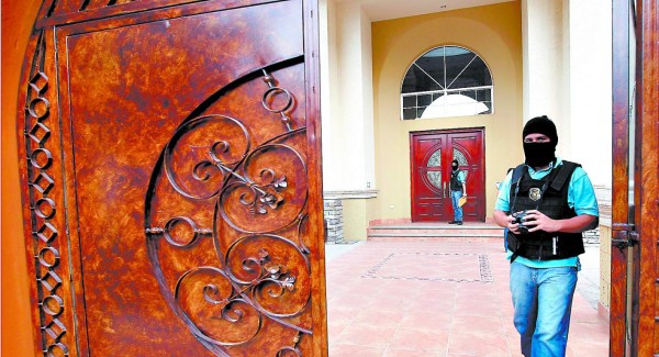 Honduras: A mansiones fue a parar dinero de pacientes del IHSS