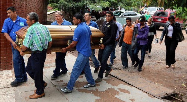 Madre e hijo, abrazados rumbo al paraíso celestial