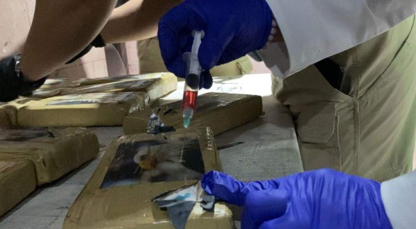 ¿Qué significa la imagen de un águila en la presunta droga hallada al alcalde de Roatán?